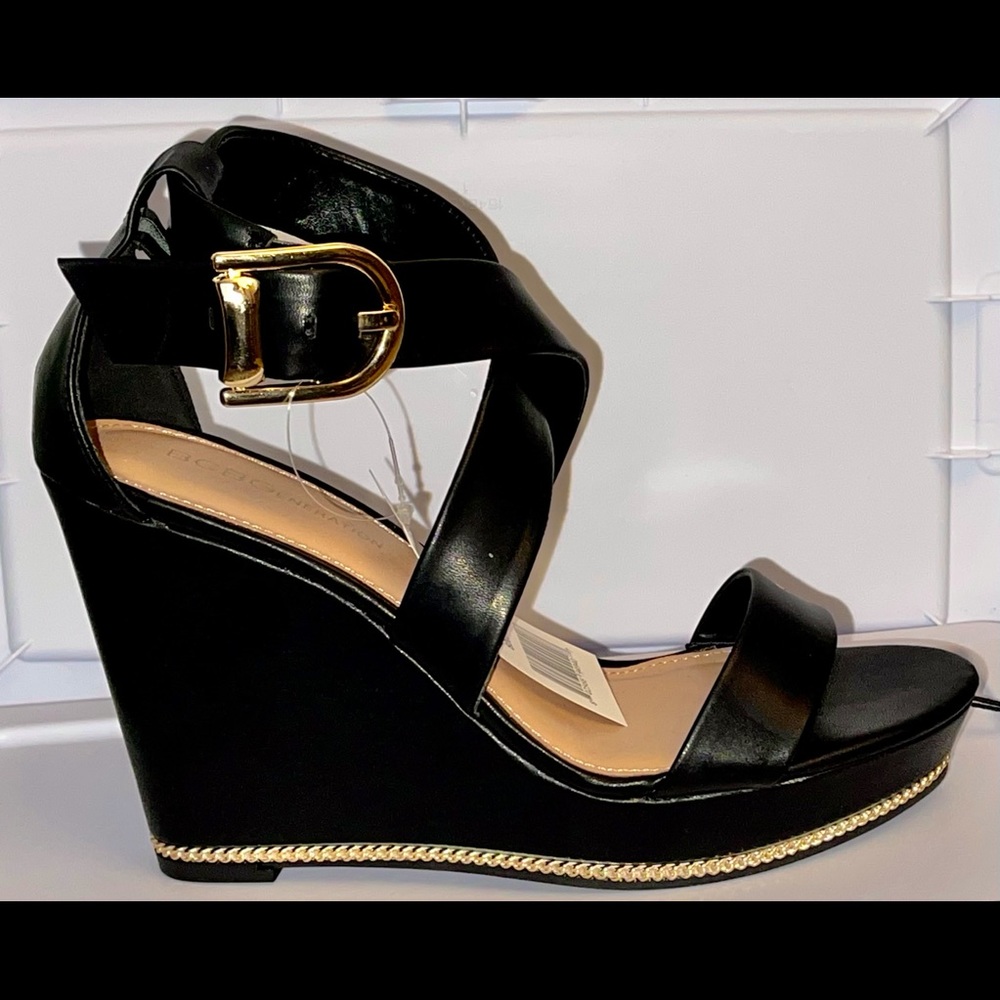 Bcbg black criss cross wedges 8
